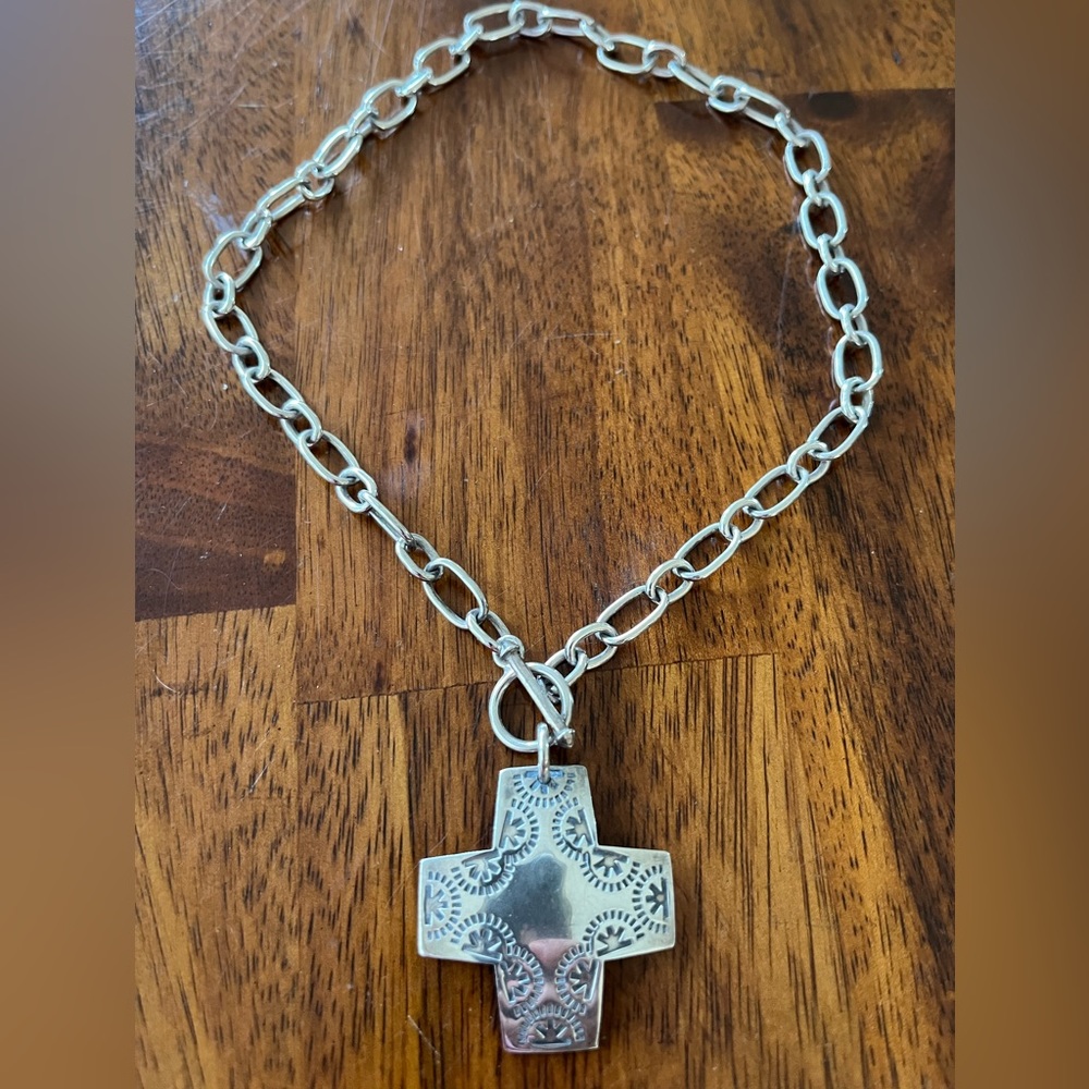 Beautiful Silpada Cross Pendant Necklace with Toggle Closure